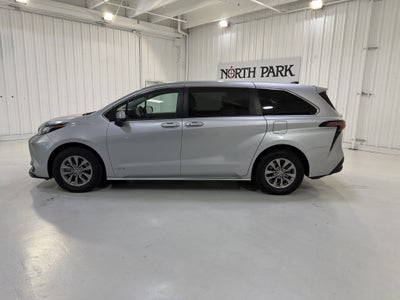 2021 Toyota Sienna LE