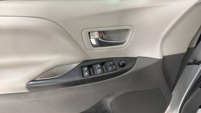 2020 Toyota Sienna LE