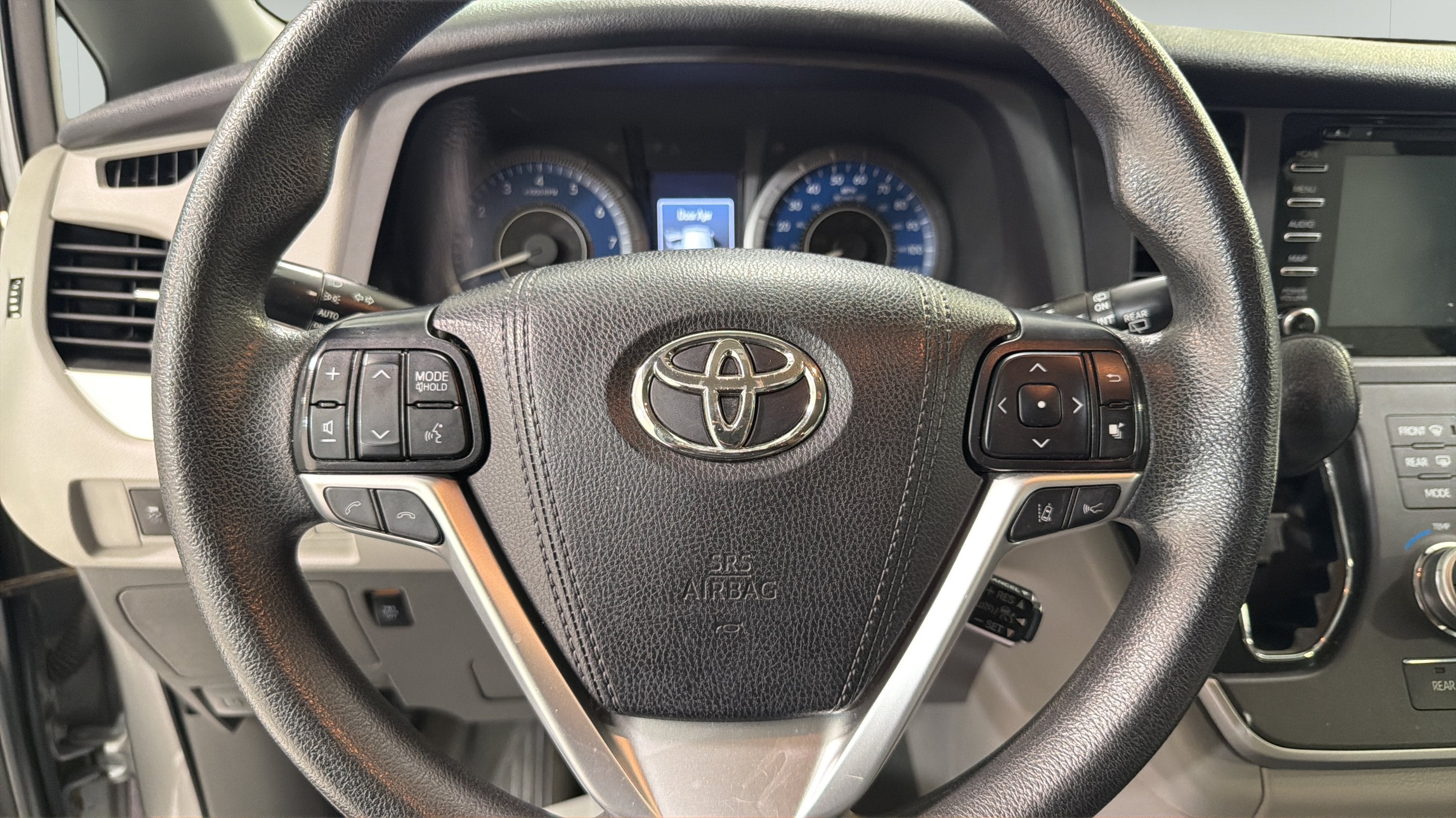 2020 Toyota Sienna LE