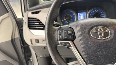 2020 Toyota Sienna LE