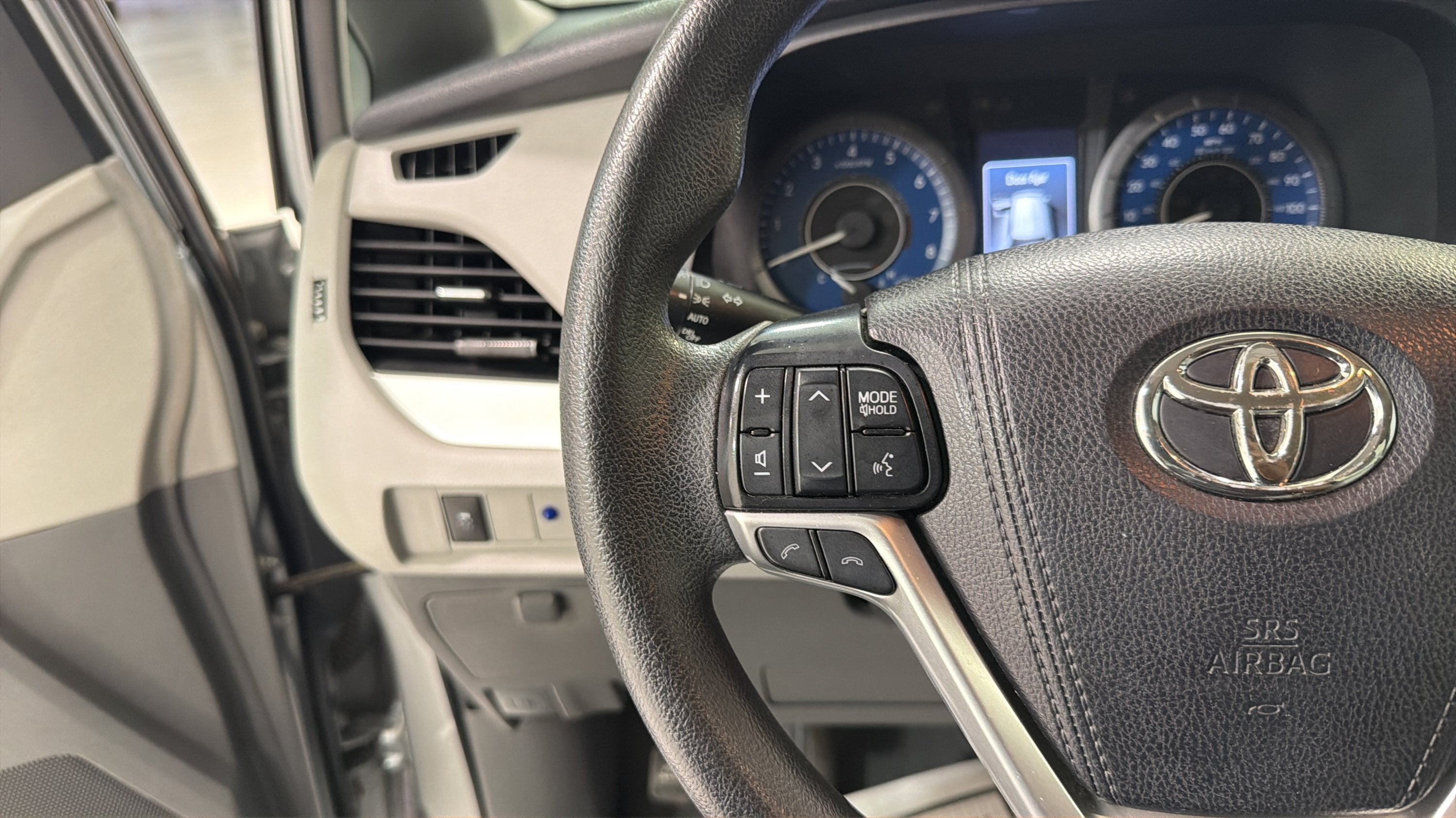 2020 Toyota Sienna LE