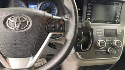 2020 Toyota Sienna LE