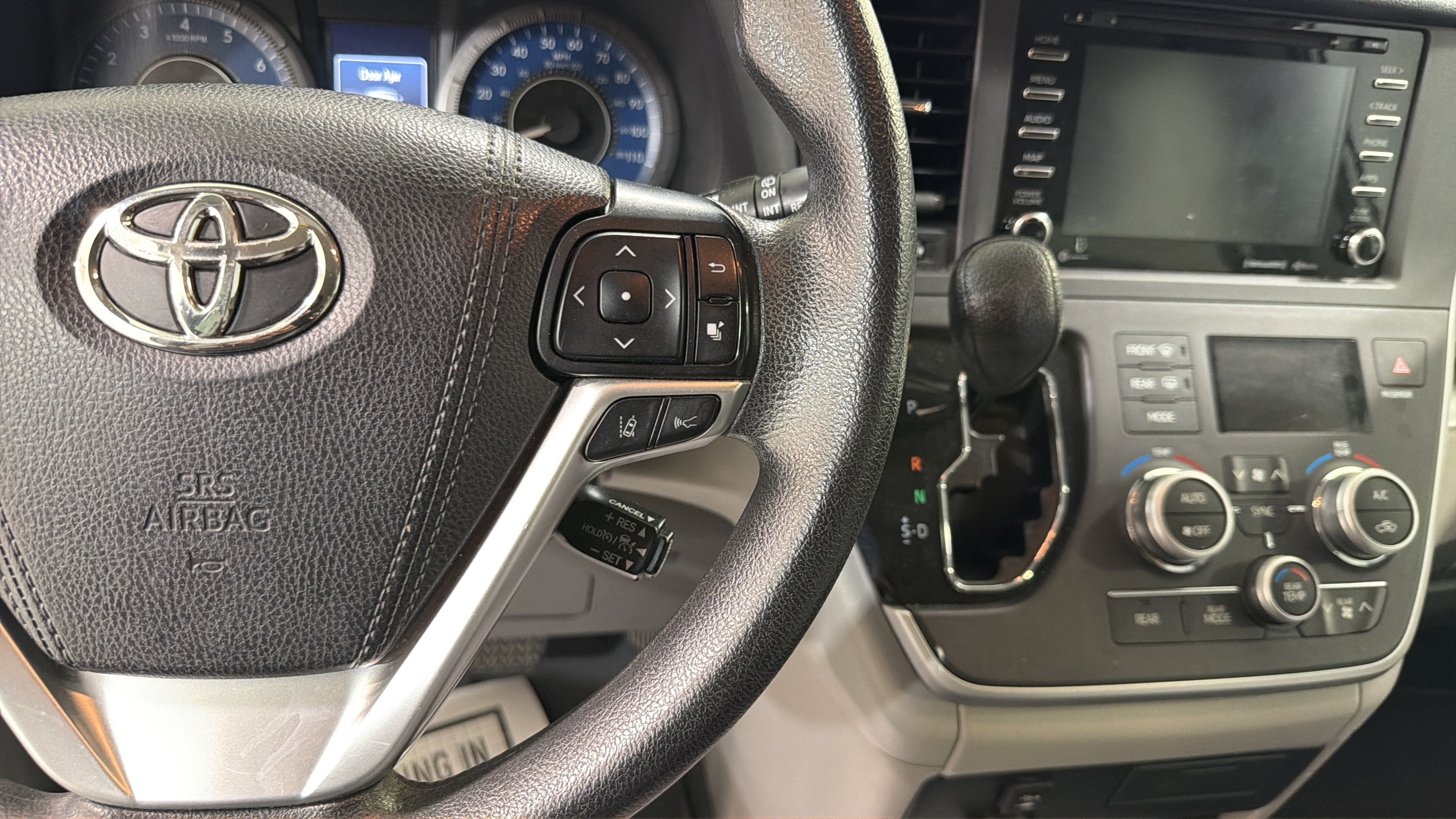 2020 Toyota Sienna LE