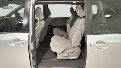 2020 Toyota Sienna LE