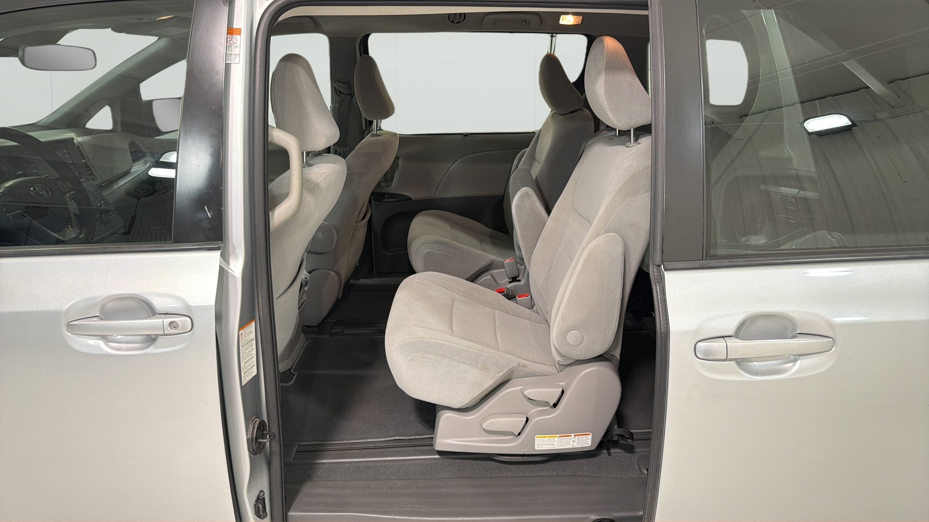 2020 Toyota Sienna LE