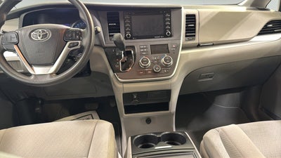2020 Toyota Sienna LE