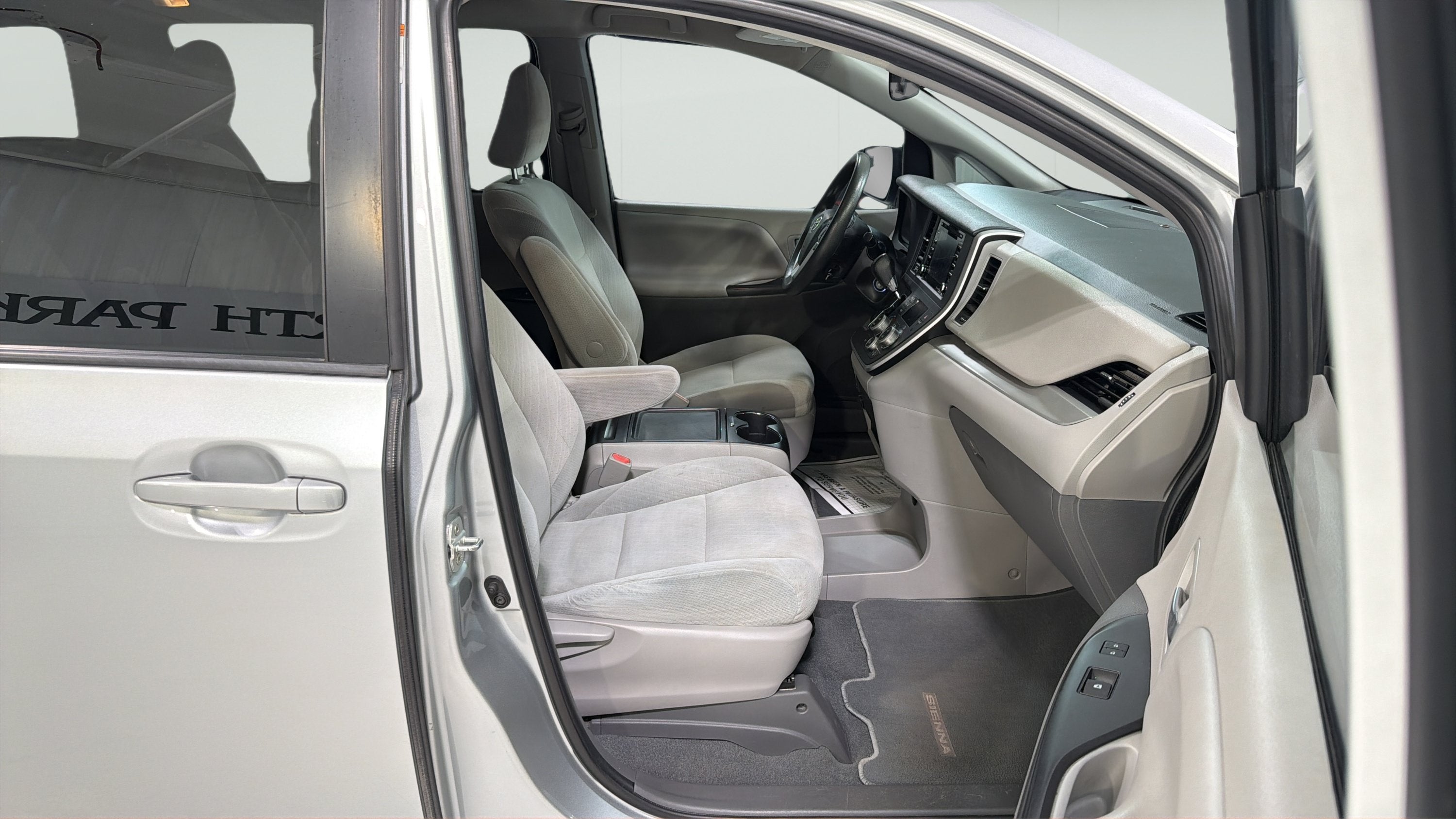 2020 Toyota Sienna LE