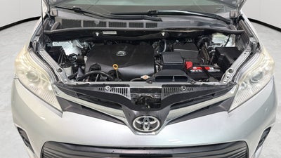2020 Toyota Sienna LE