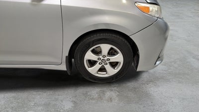 2020 Toyota Sienna LE