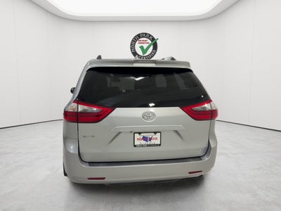 2020 Toyota Sienna LE