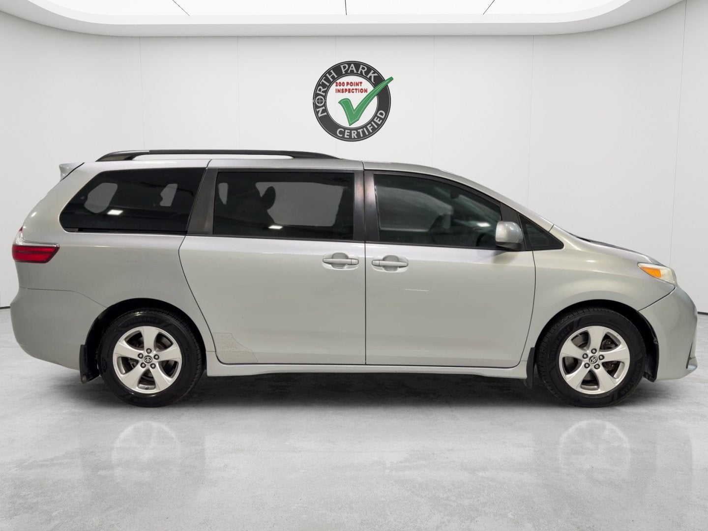 2020 Toyota Sienna LE