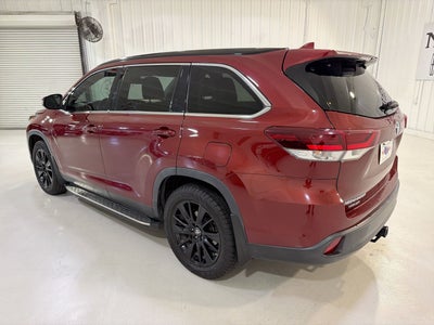 2019 Toyota Highlander SE