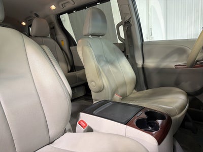 2014 Toyota Sienna XLE