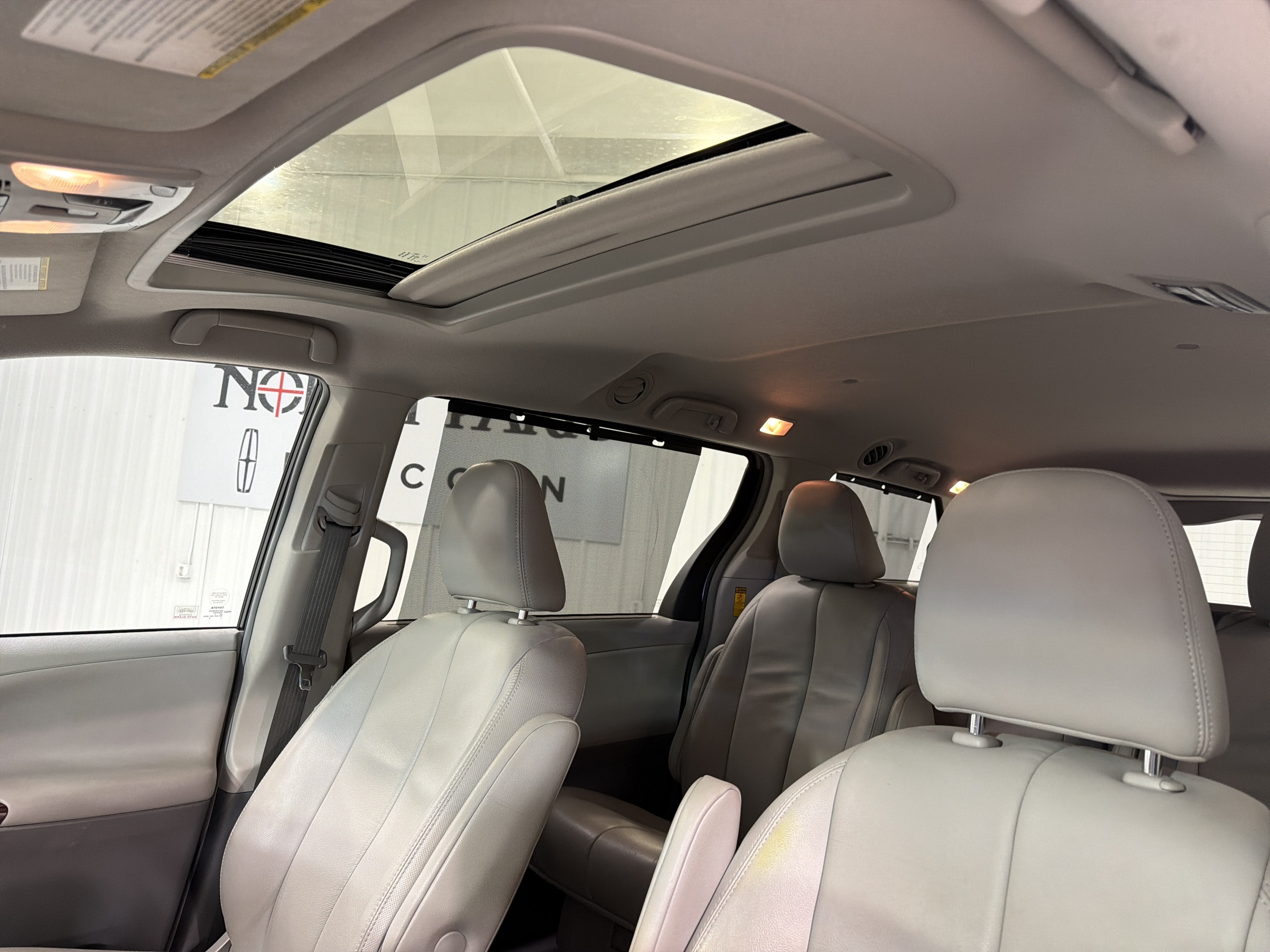 2014 Toyota Sienna XLE