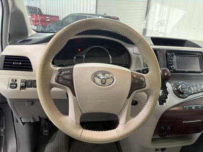 2014 Toyota Sienna XLE