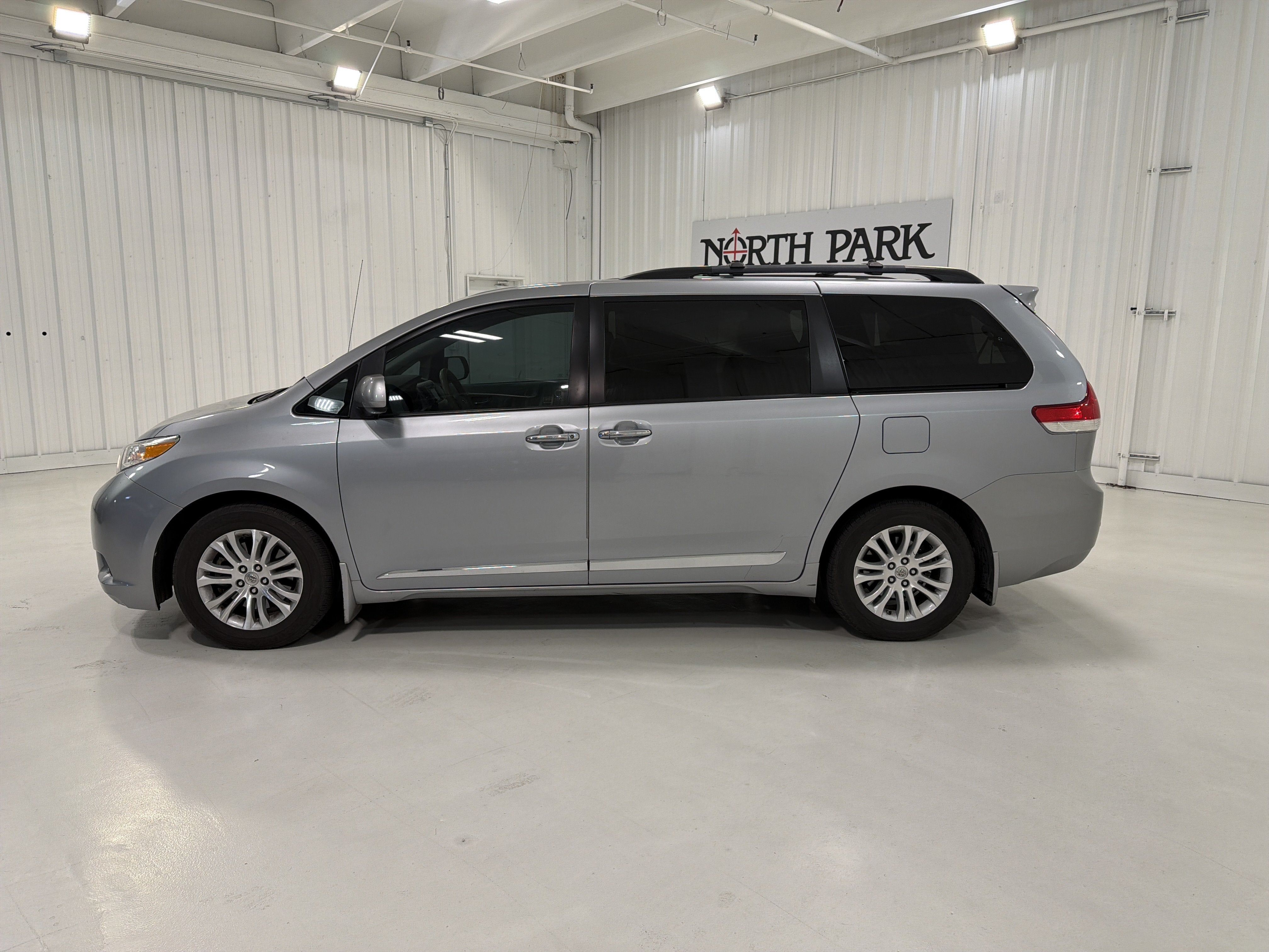 2014 Toyota Sienna XLE