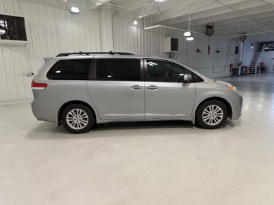 2014 Toyota Sienna XLE