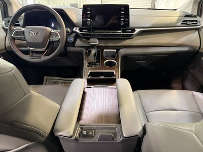 2023 Toyota Sienna XLE