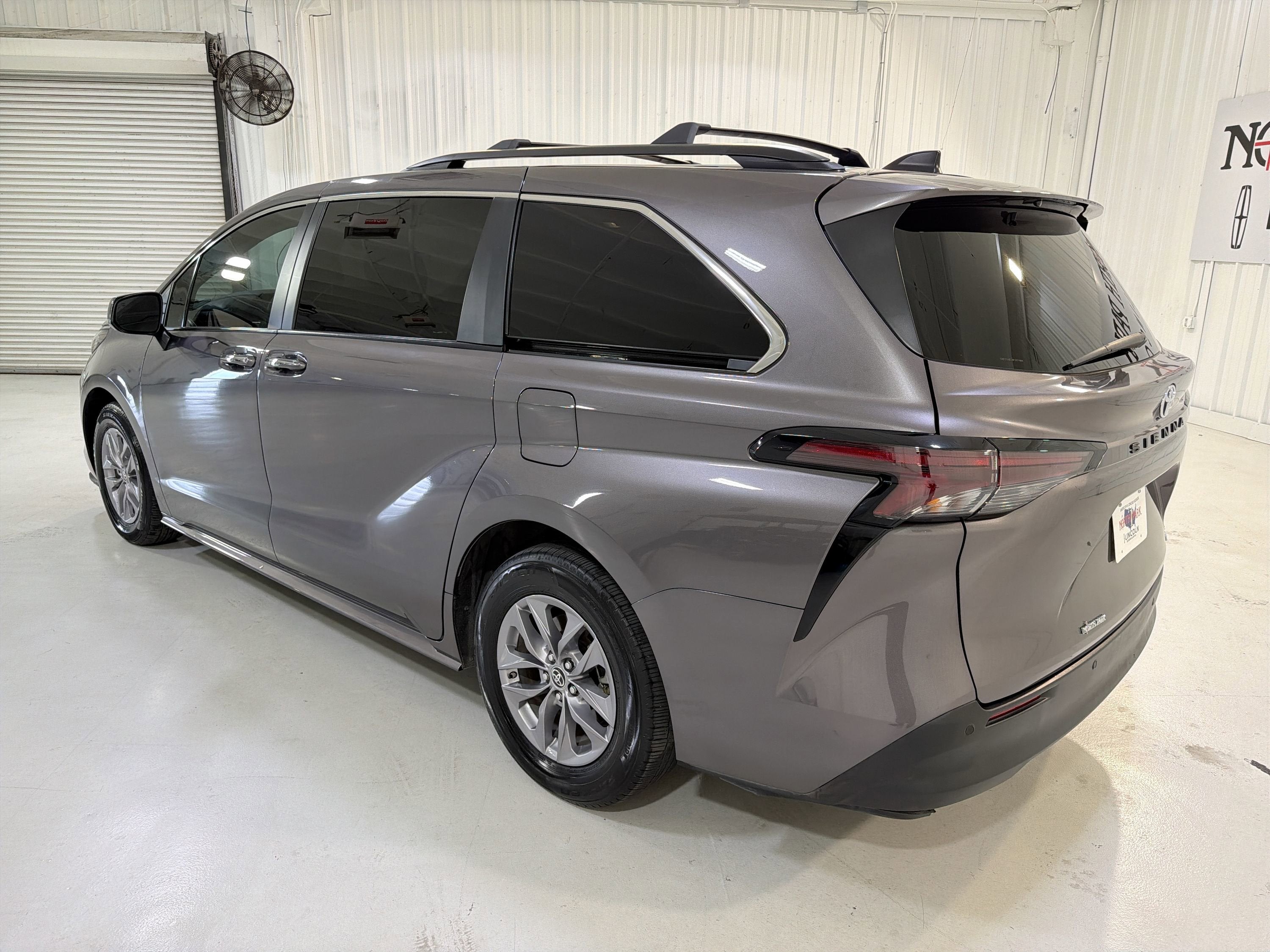 2023 Toyota Sienna XLE