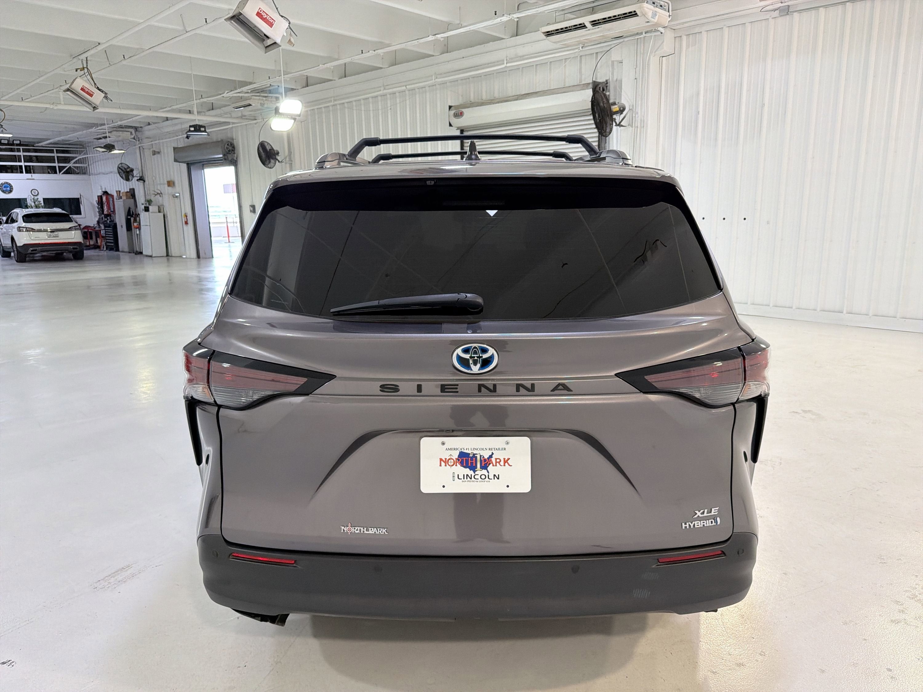 2023 Toyota Sienna XLE