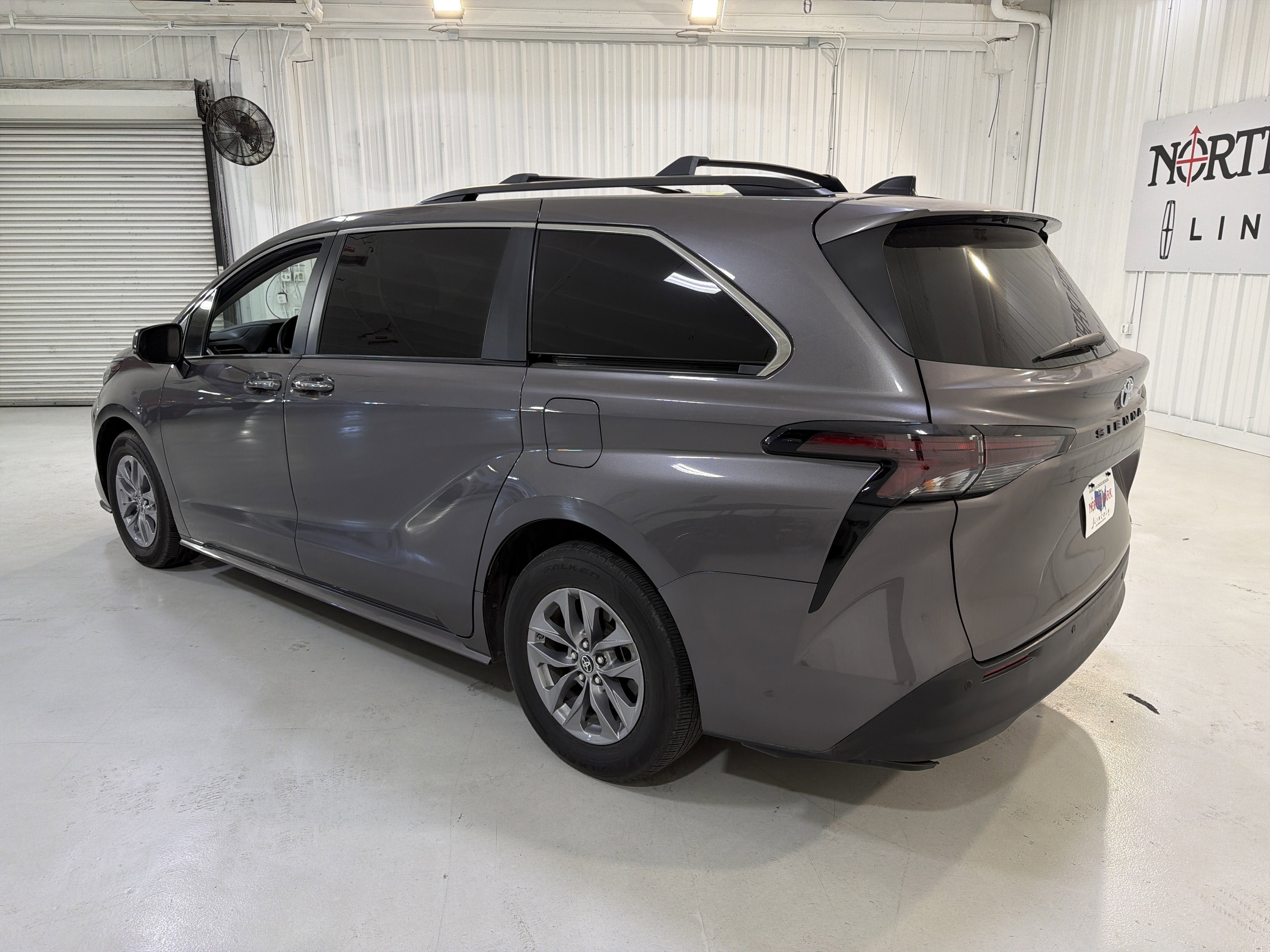 2023 Toyota Sienna XLE