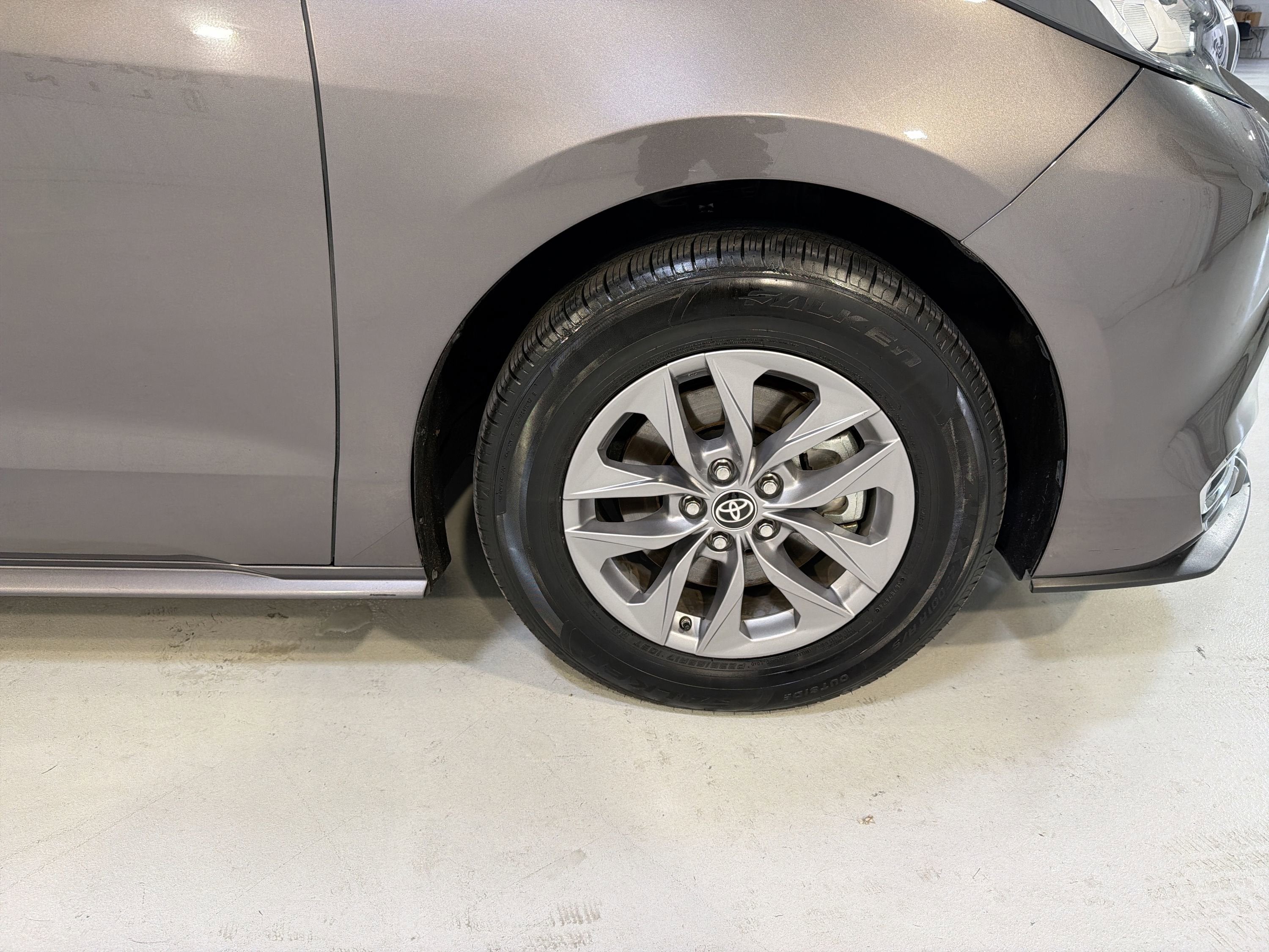 2023 Toyota Sienna XLE