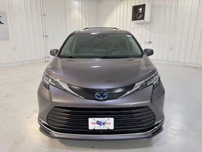 2023 Toyota Sienna XLE