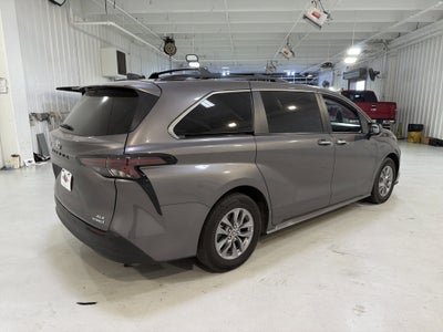 2023 Toyota Sienna XLE