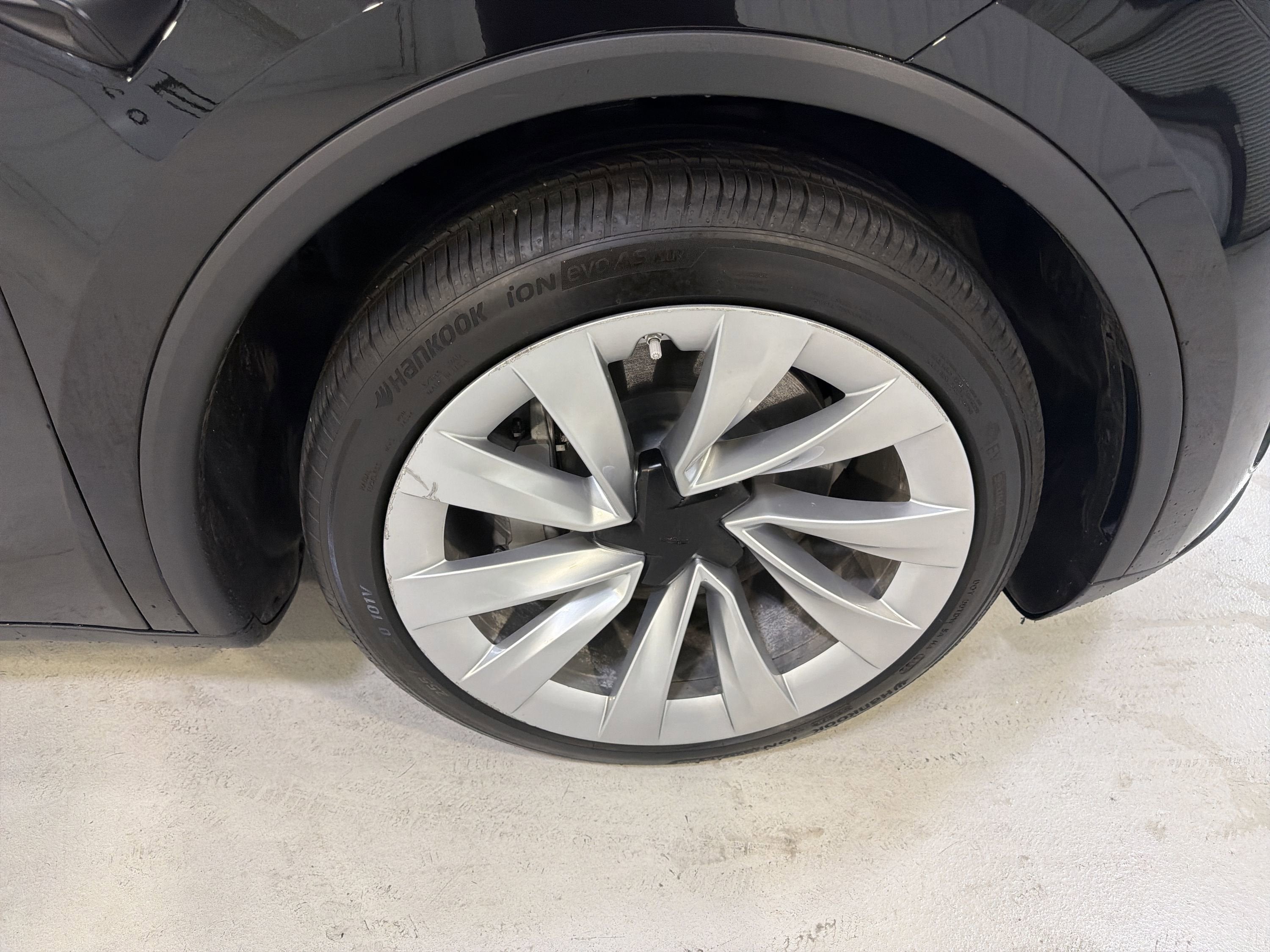 2026 Tesla Model Y Premium