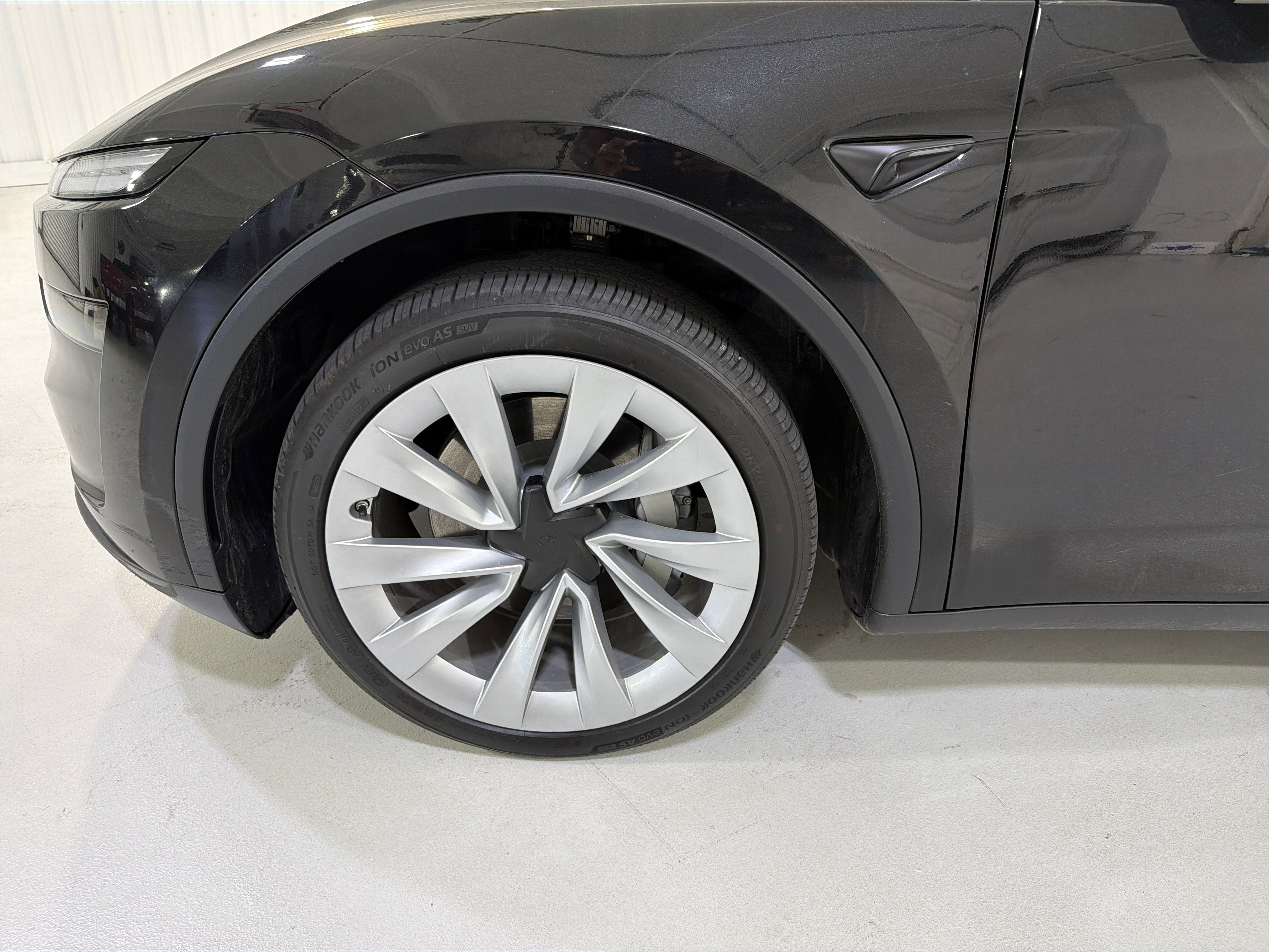 2026 Tesla Model Y Premium