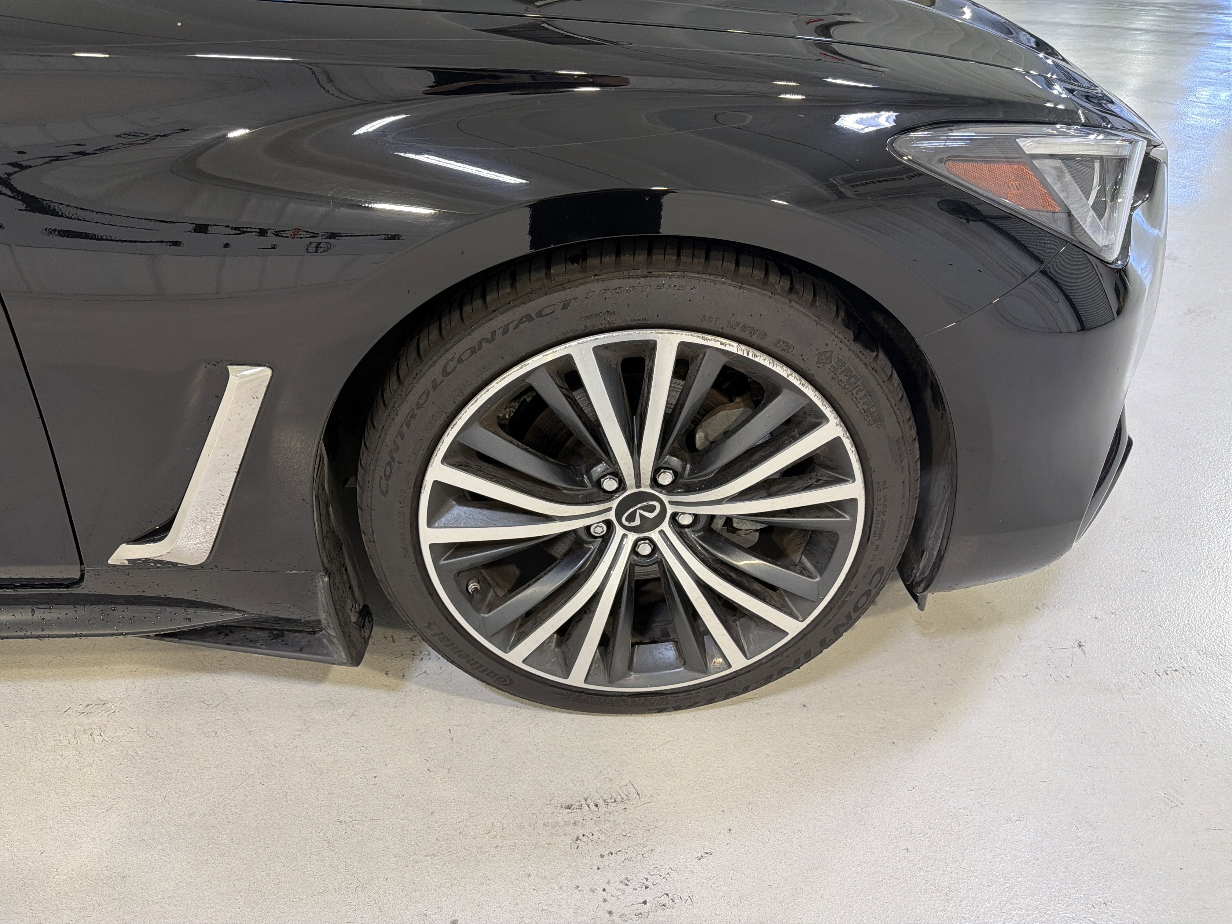 2022 INFINITI Q60 PURE