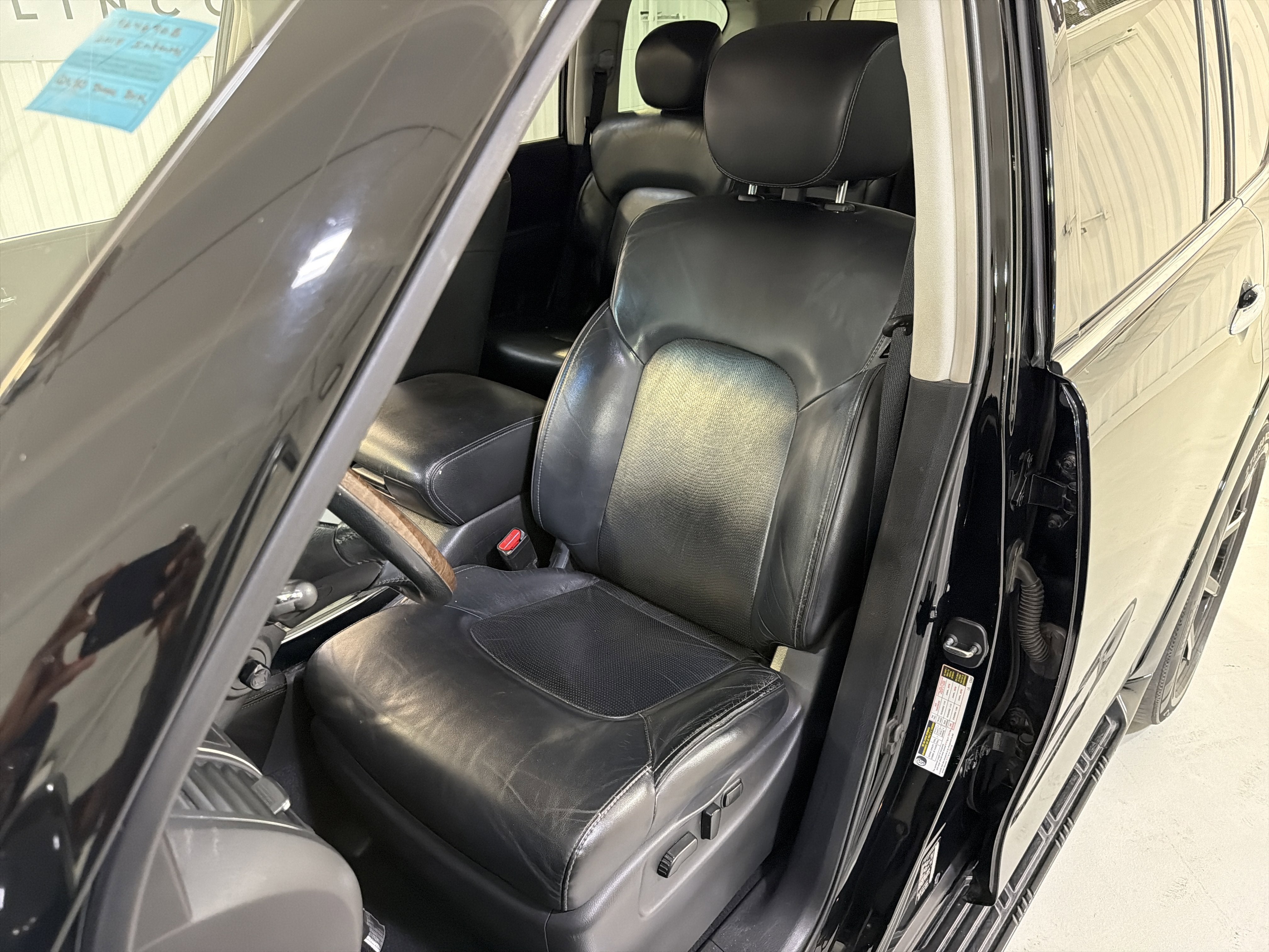 2017 INFINITI QX80 Base