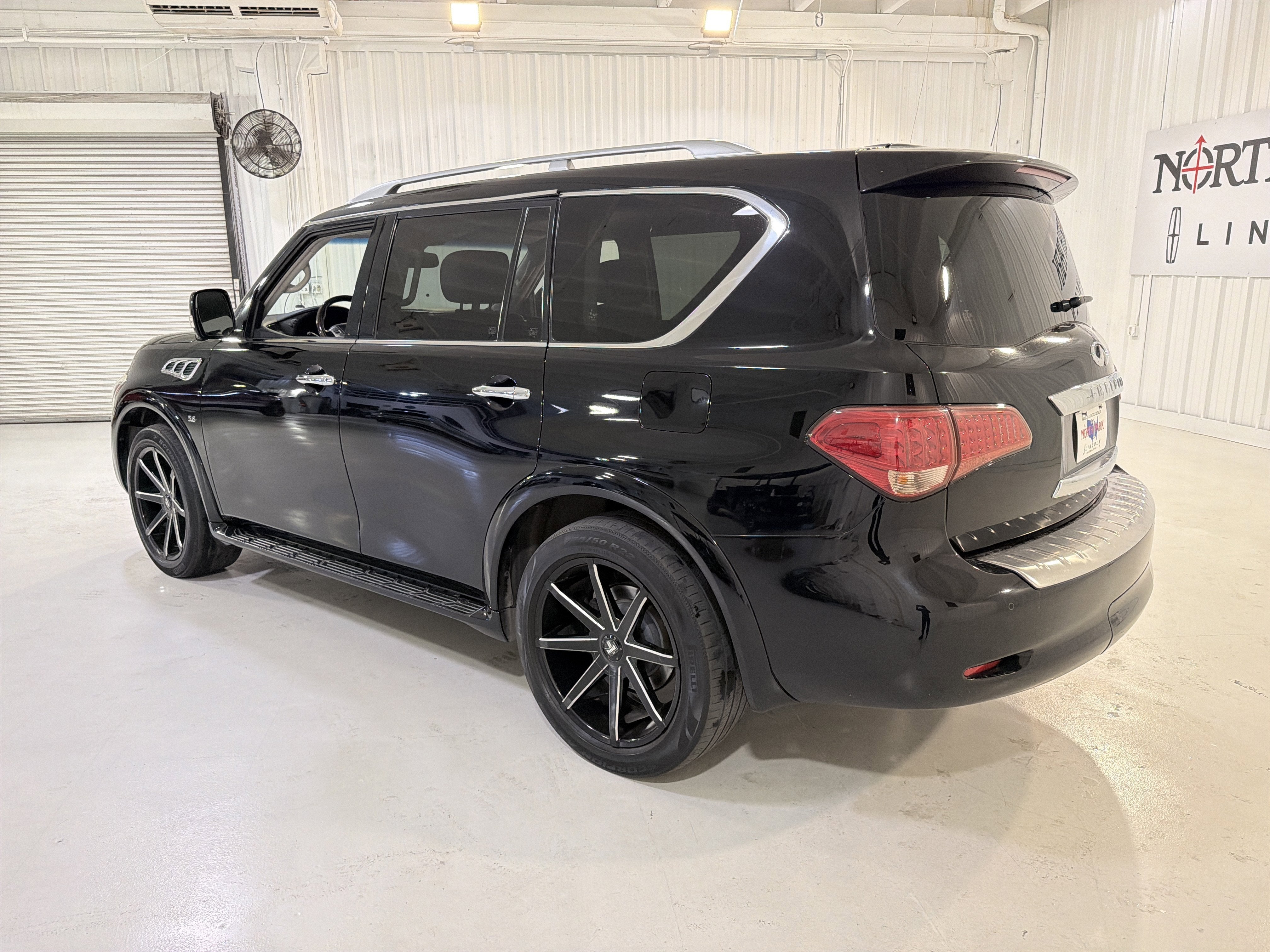 2017 INFINITI QX80 Base