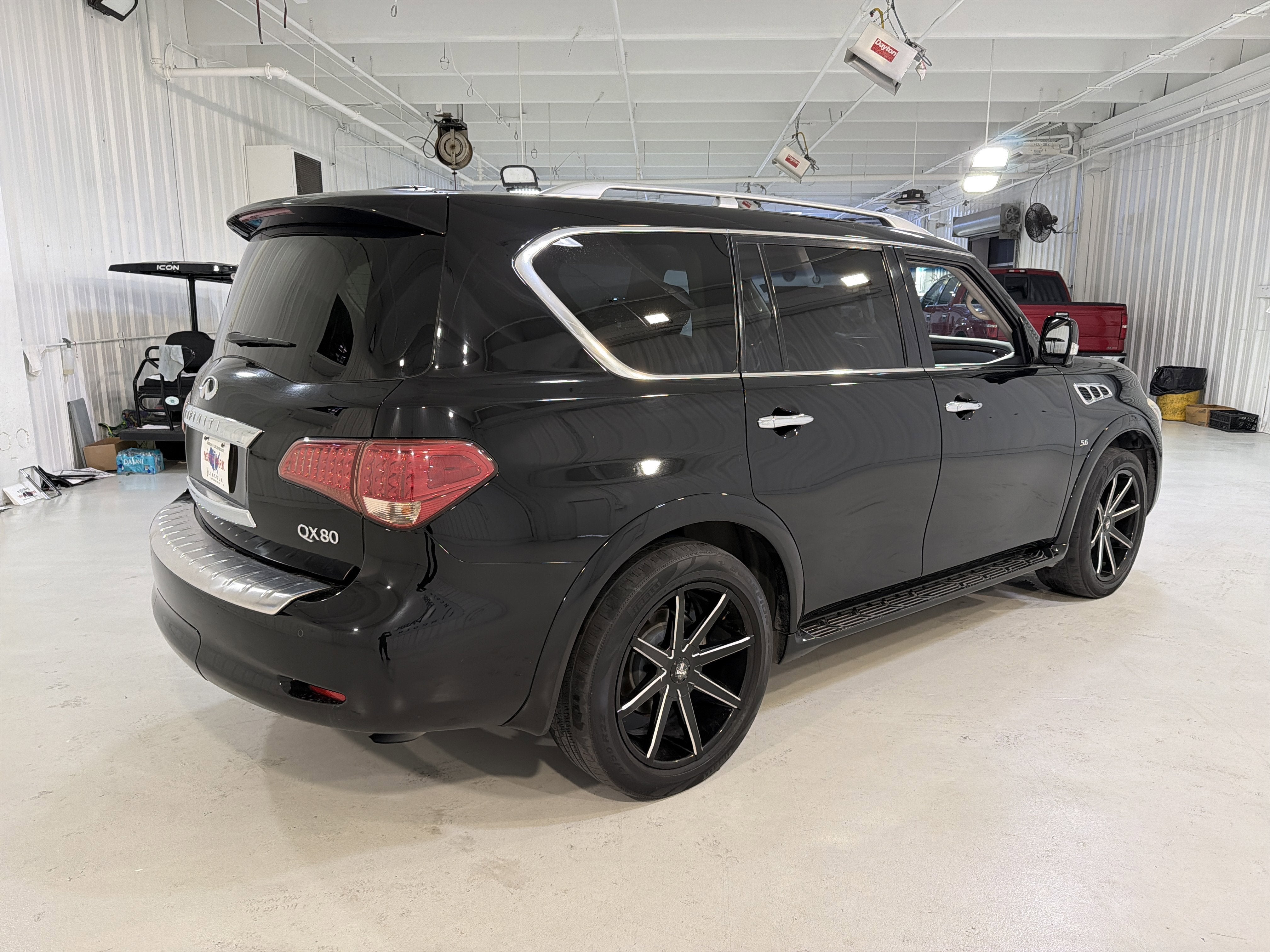 2017 INFINITI QX80 Base