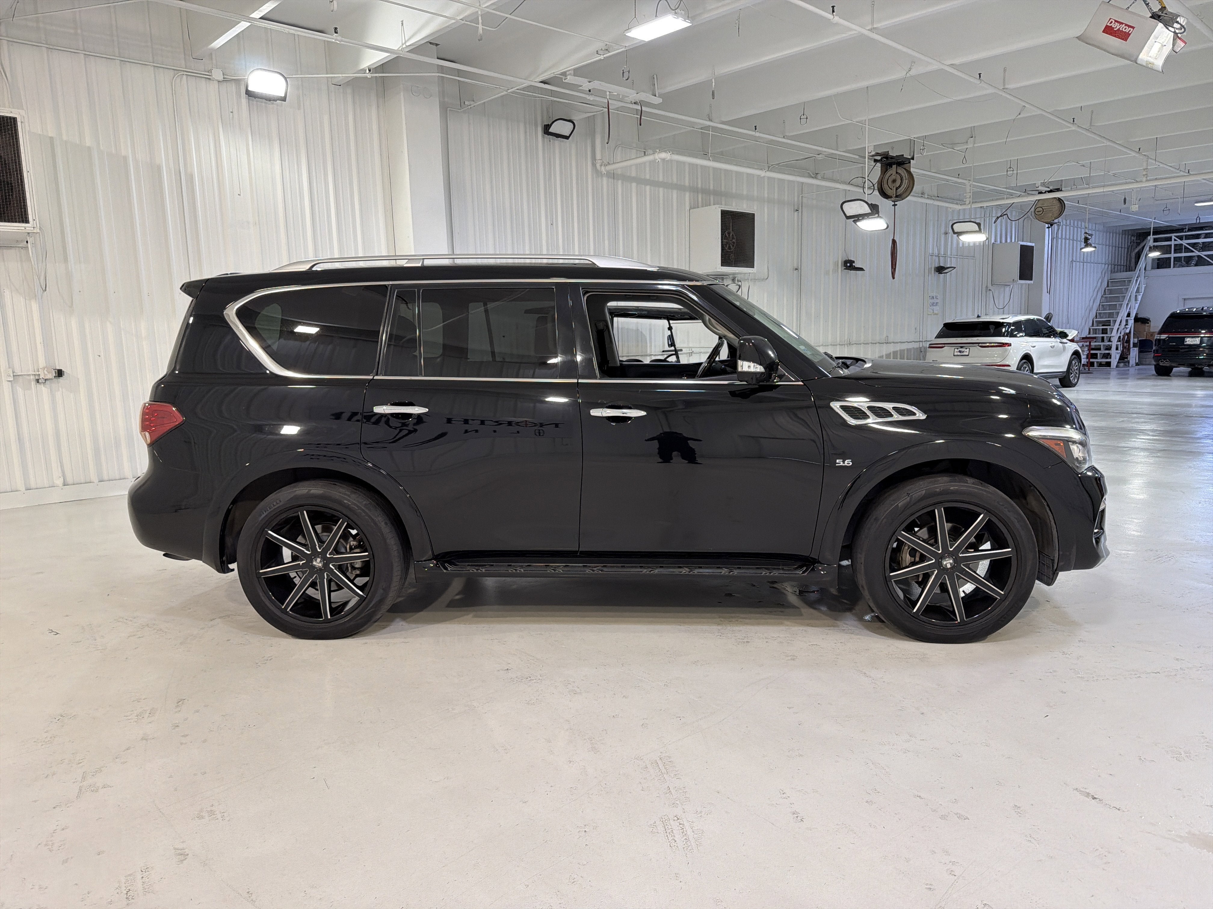 2017 INFINITI QX80 Base