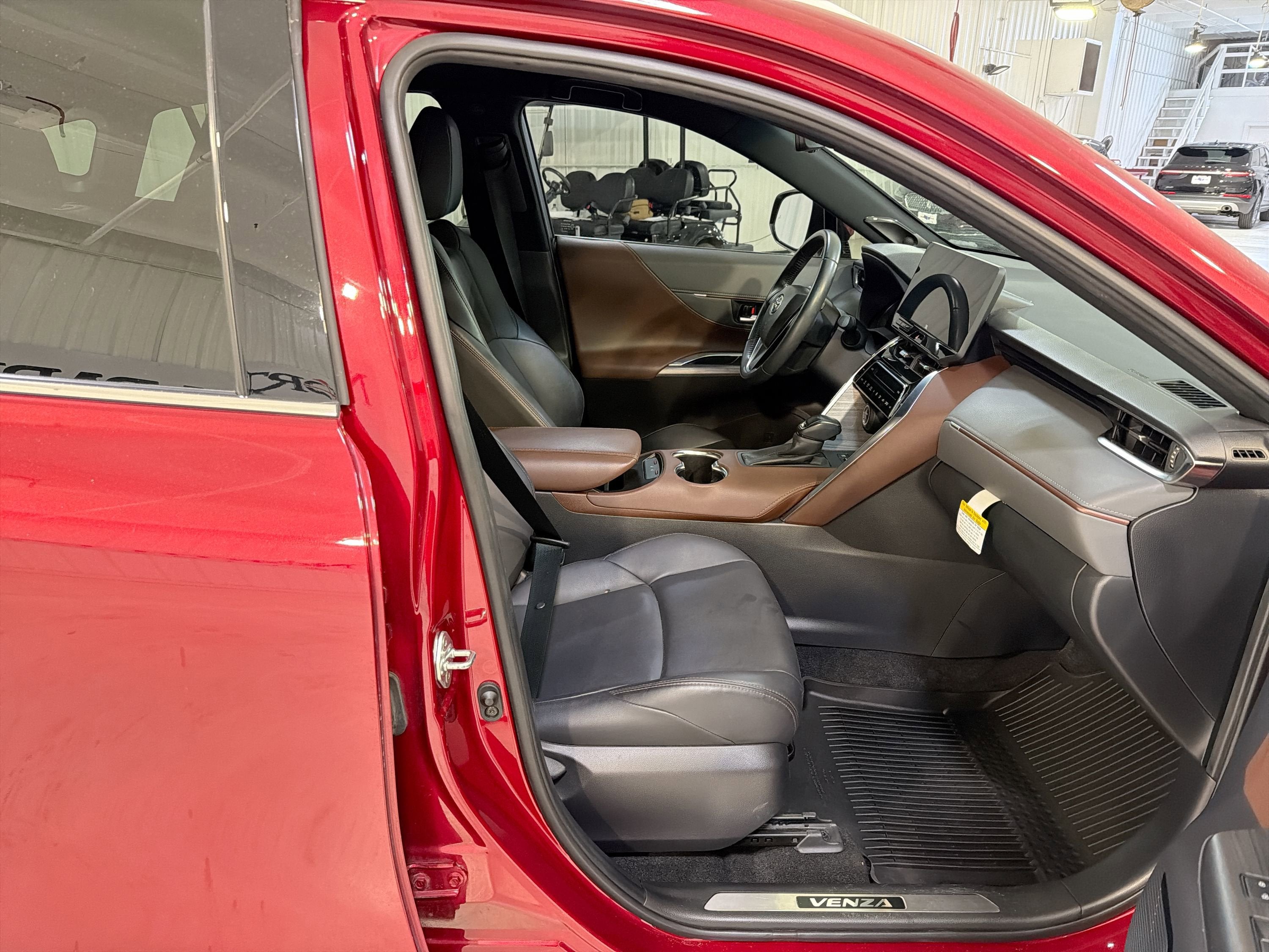 2023 Toyota Venza XLE