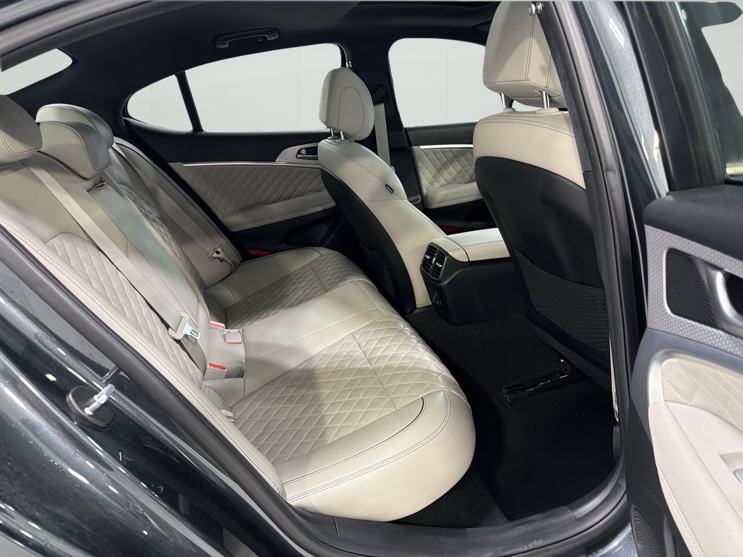 2023 Genesis G70 3.3T