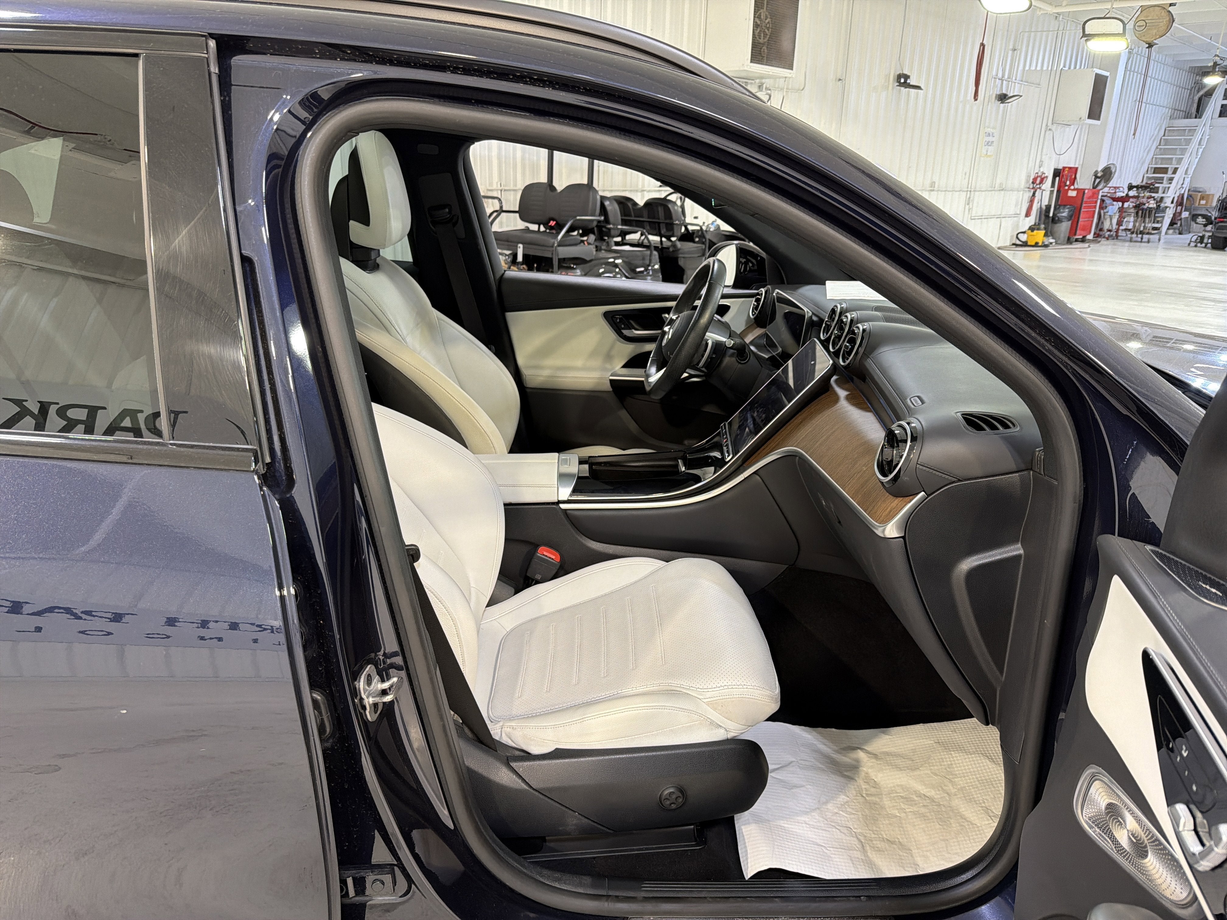 2023 Mercedes-Benz GLC GLC 300