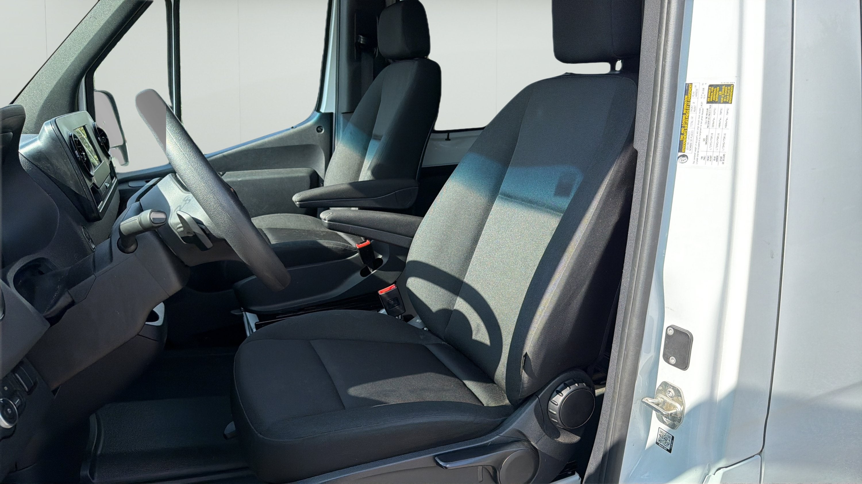 2024 Mercedes-Benz Sprinter Passenger Van HIgh Roof 2500 Standard Roof I4 Diesel 144" RWD