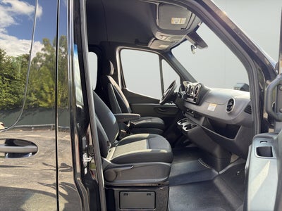 2025 Mercedes-Benz Sprinter Passenger Van Passenger 170 WB