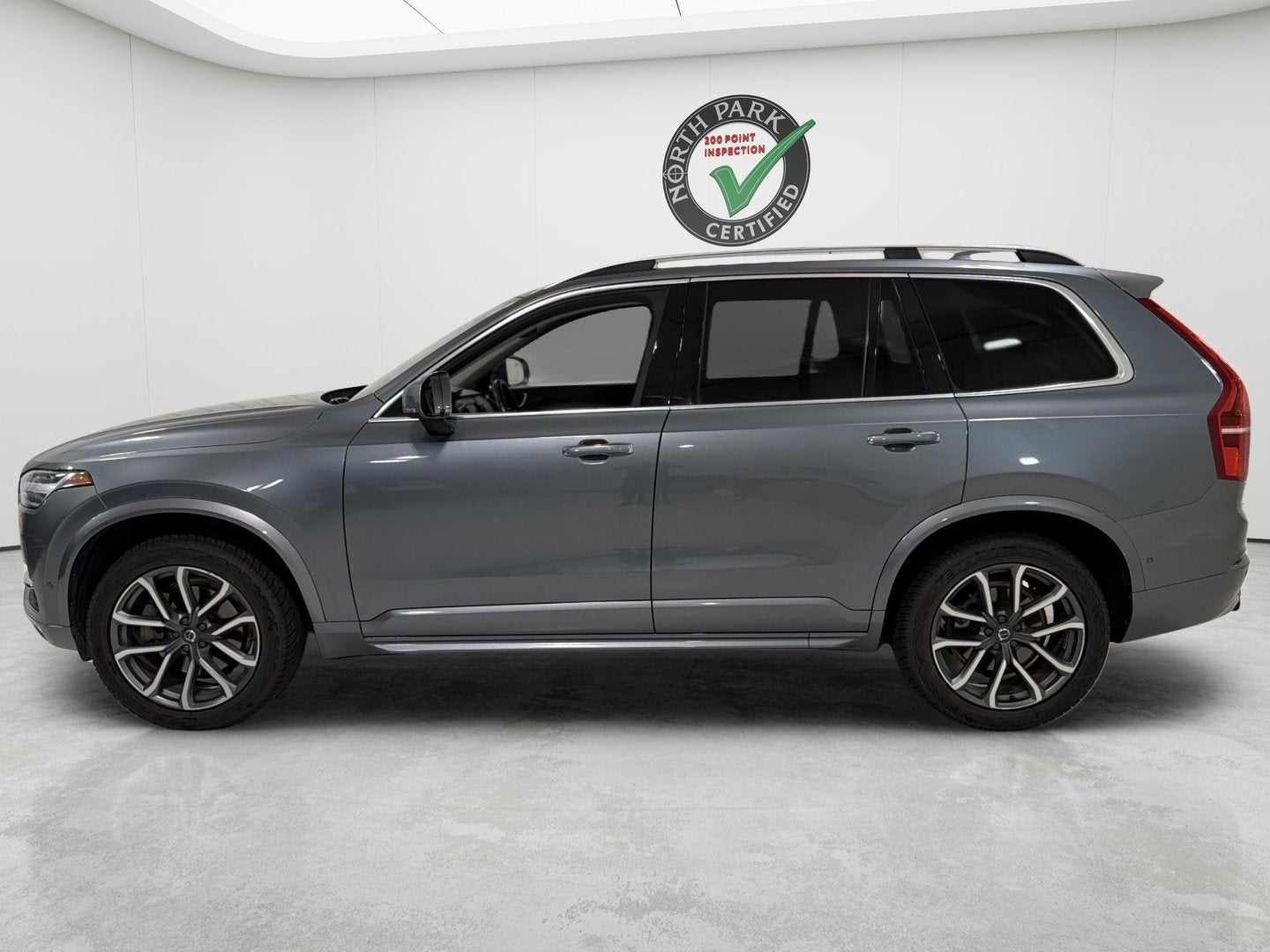 2018 Volvo XC90 Momentum