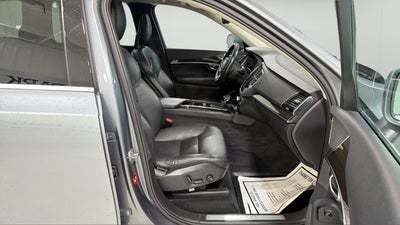 2018 Volvo XC90 Momentum