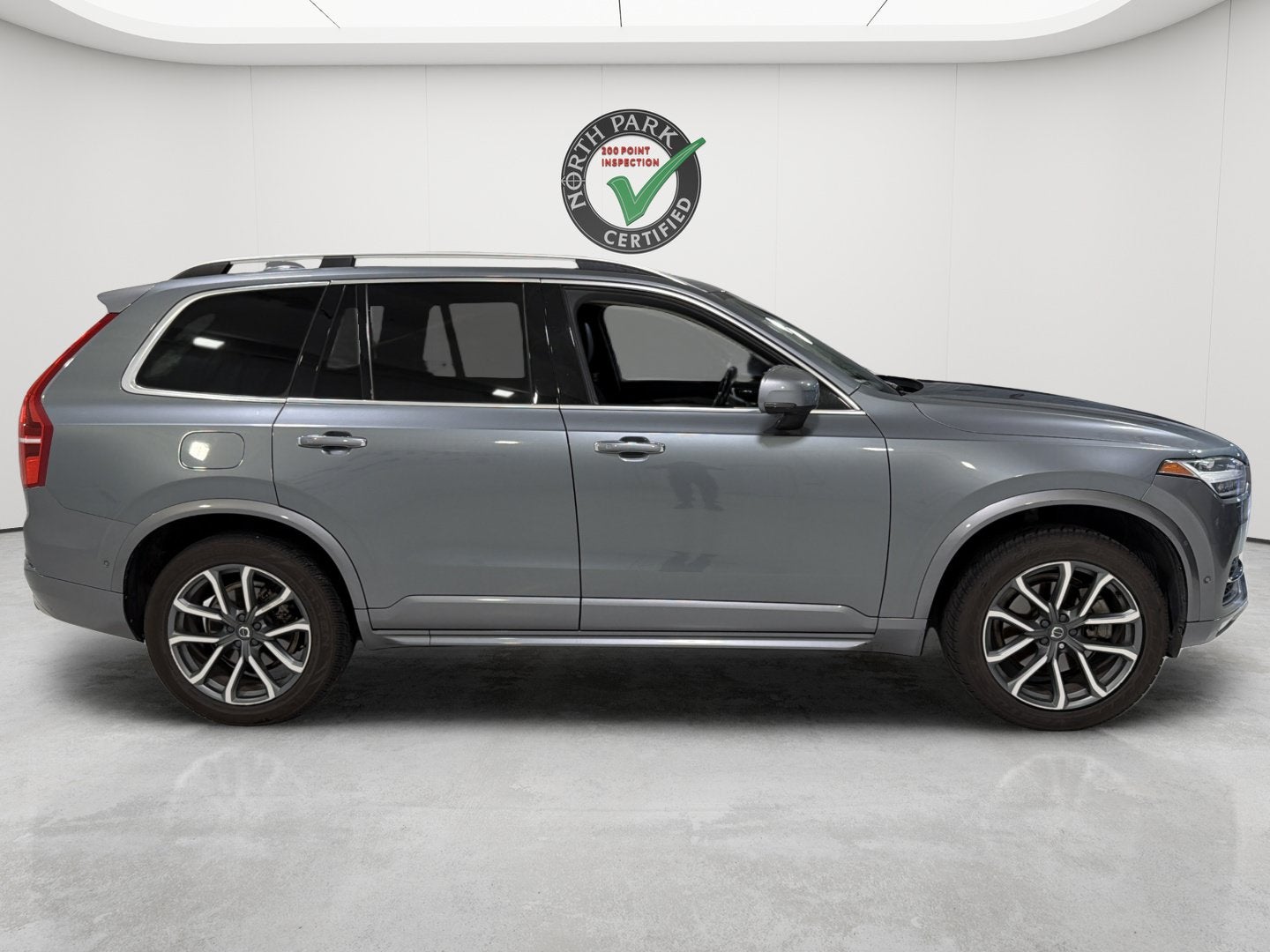 2018 Volvo XC90 Momentum
