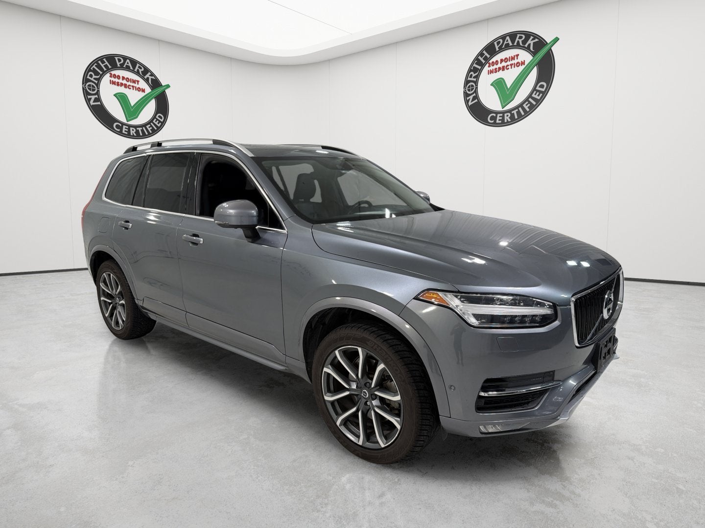 2018 Volvo XC90 Momentum