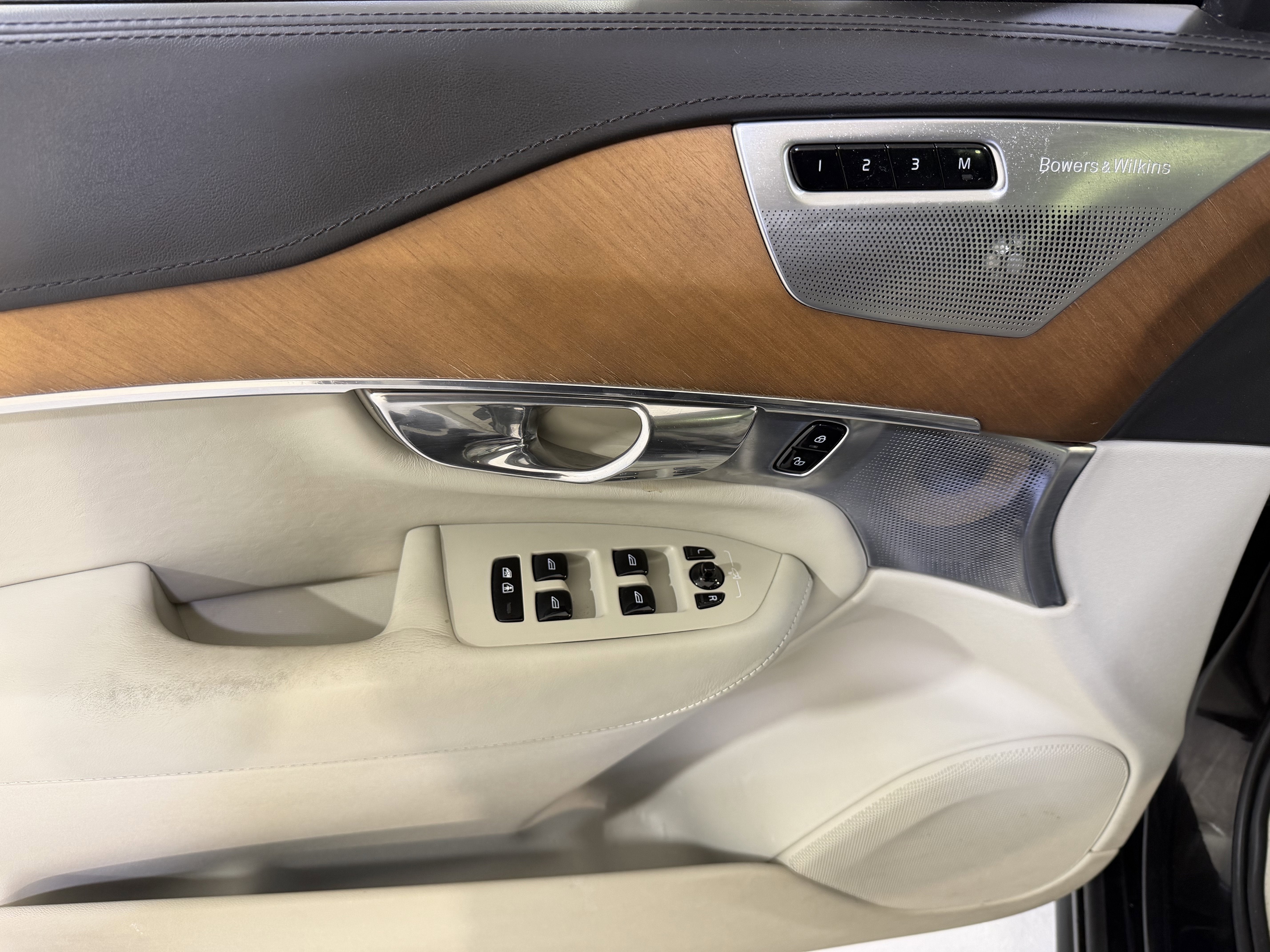 2016 Volvo XC90 T6 Inscription