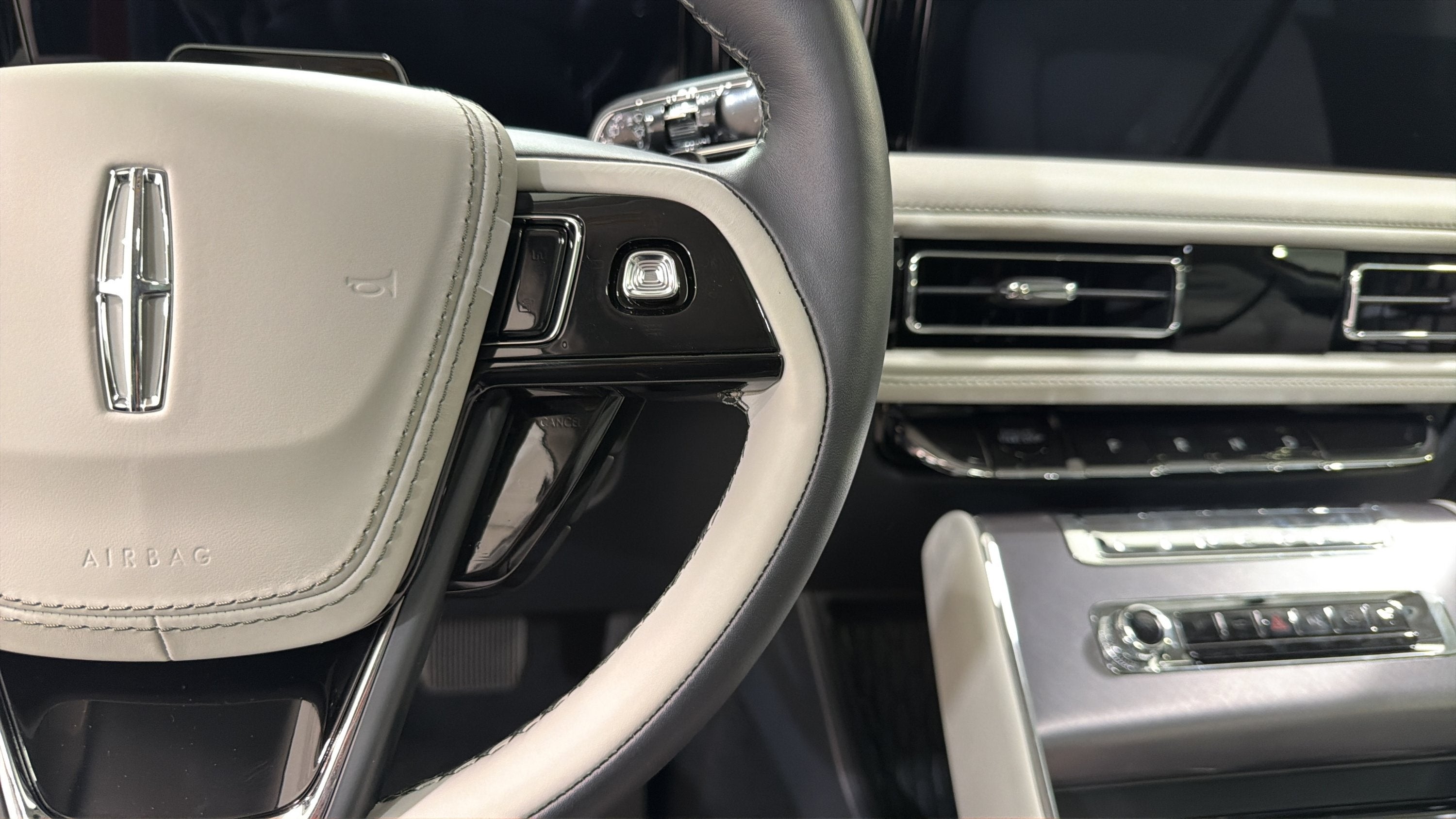 2027 Lincoln Aviator Premiere