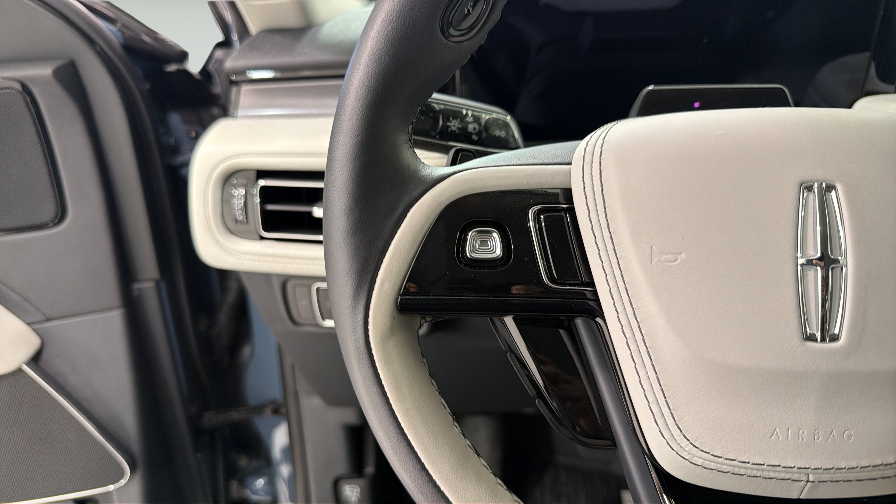 2027 Lincoln Aviator Premiere