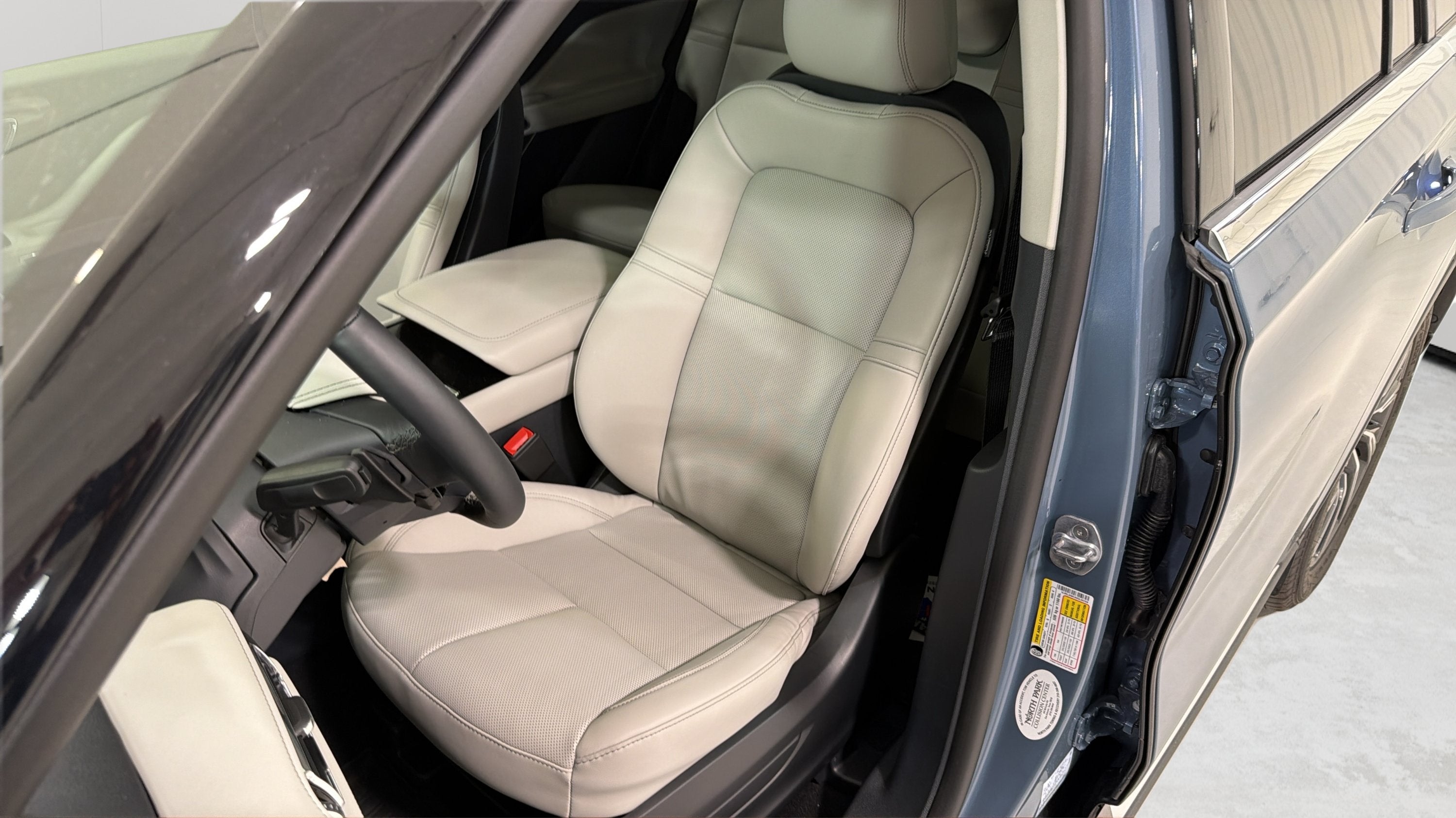 2027 Lincoln Aviator Premiere