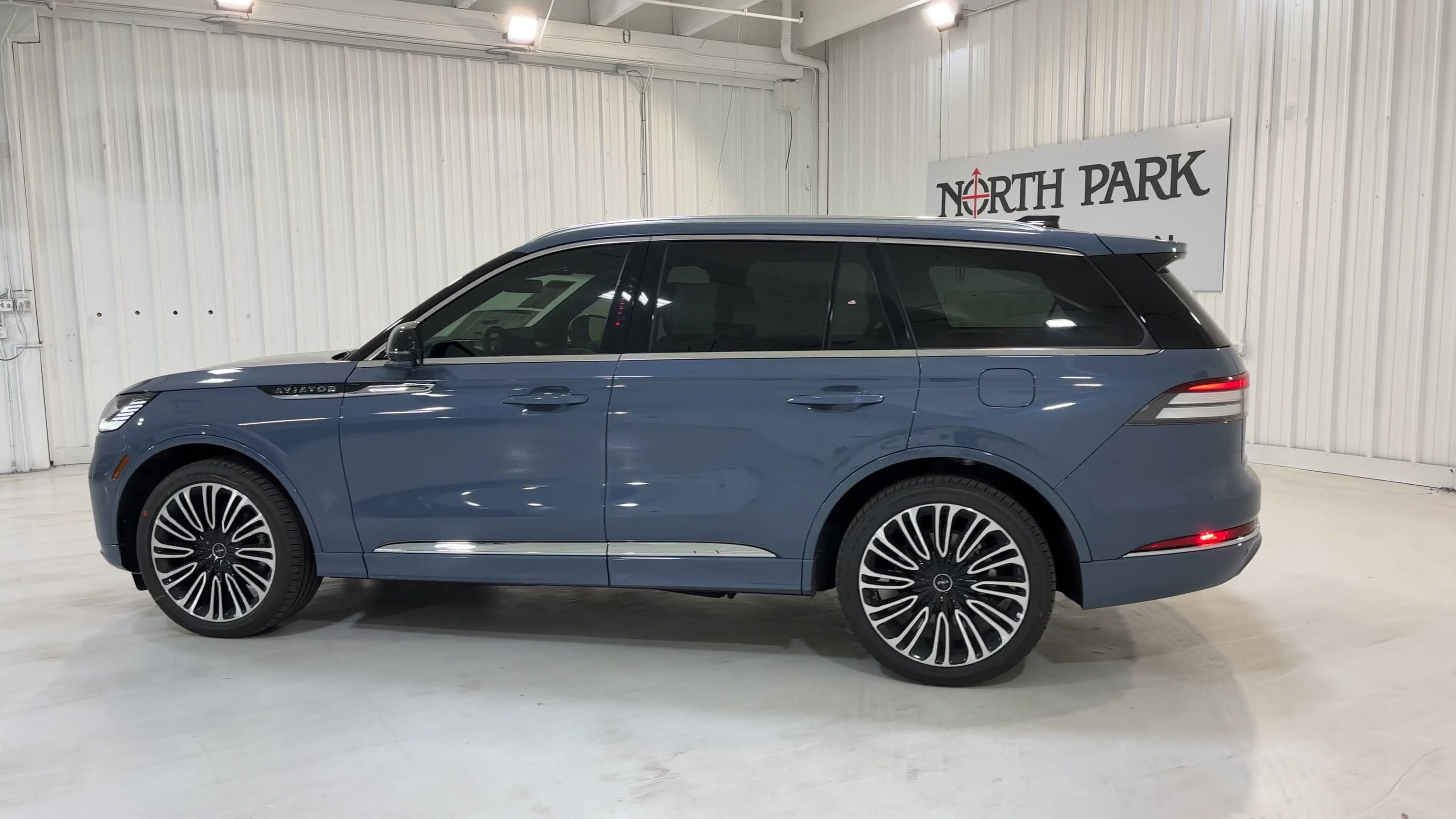 2025 Lincoln Aviator Black Label