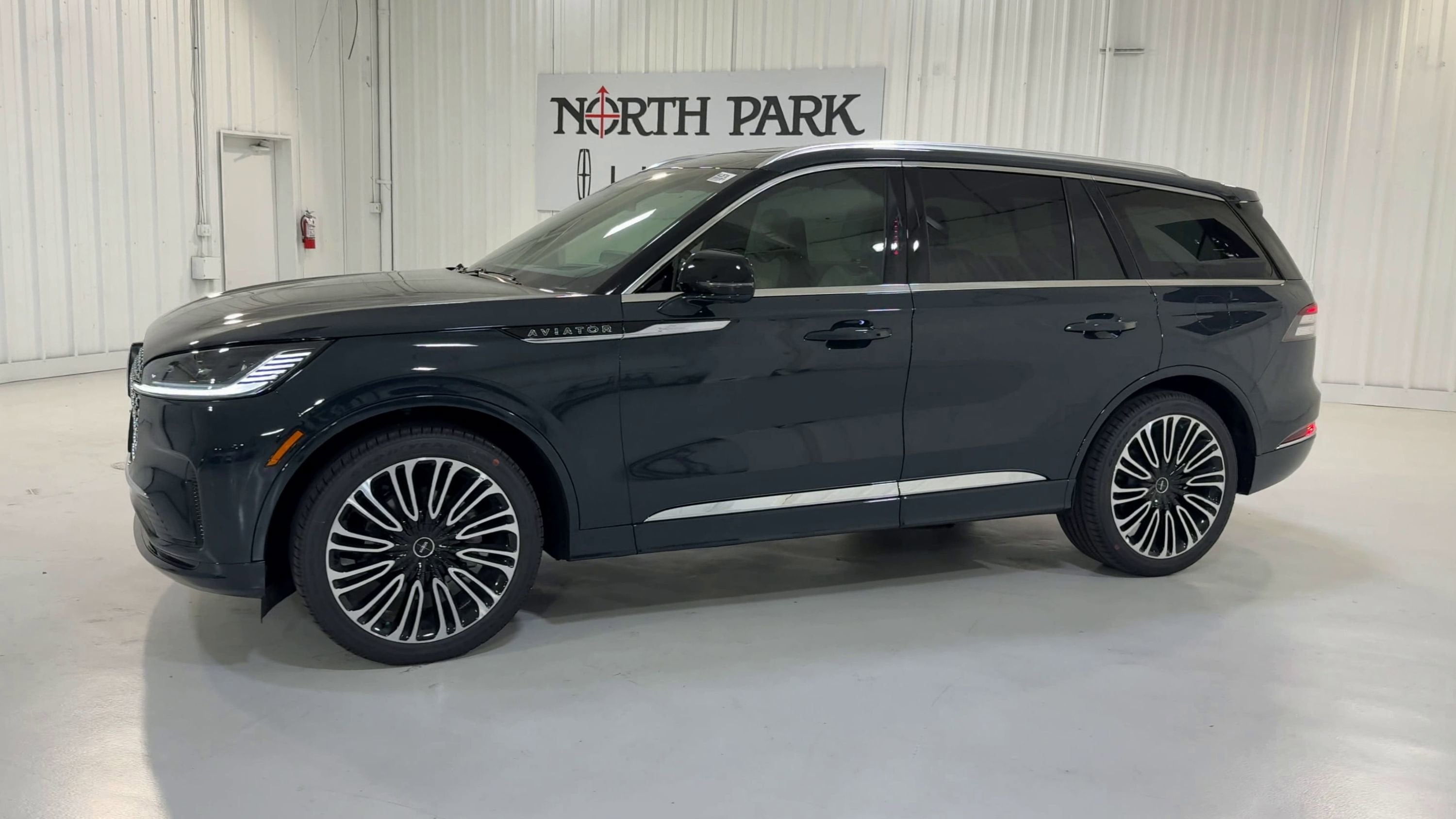 2025 Lincoln Aviator Black Label